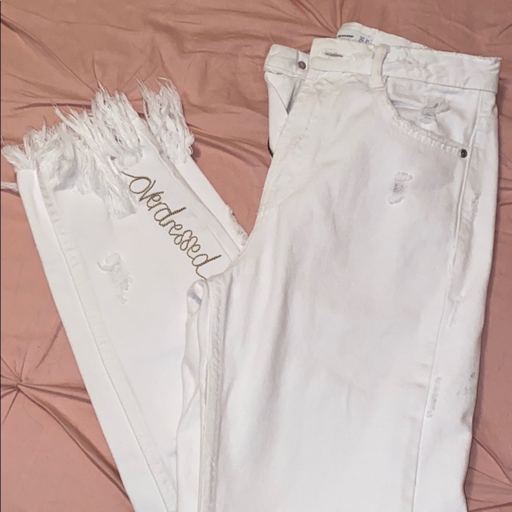 White frayed hem high wasted jeans